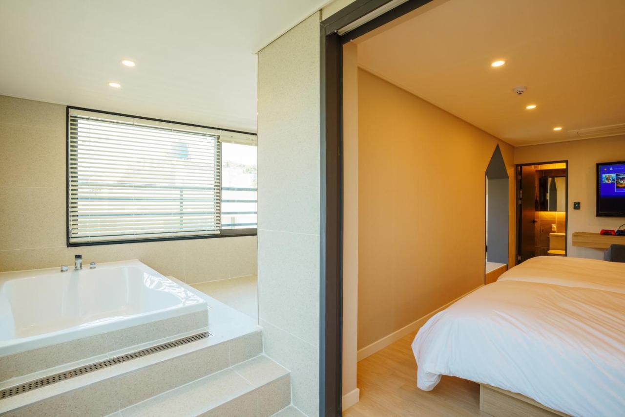 Hotel Pico Tongyeong Extérieur photo